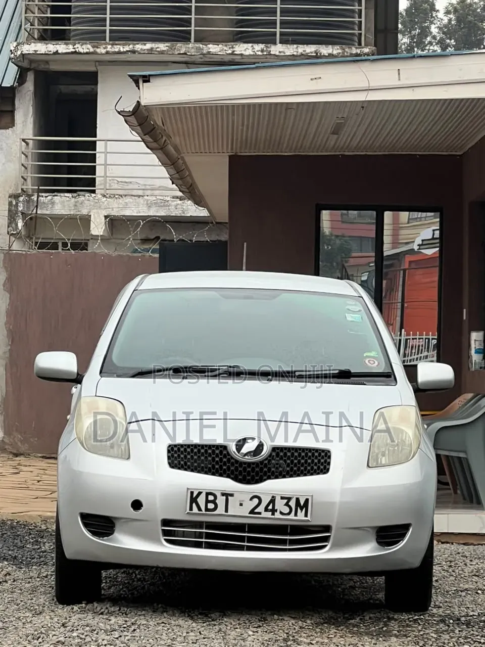 Toyota Vitz 2005 Silver