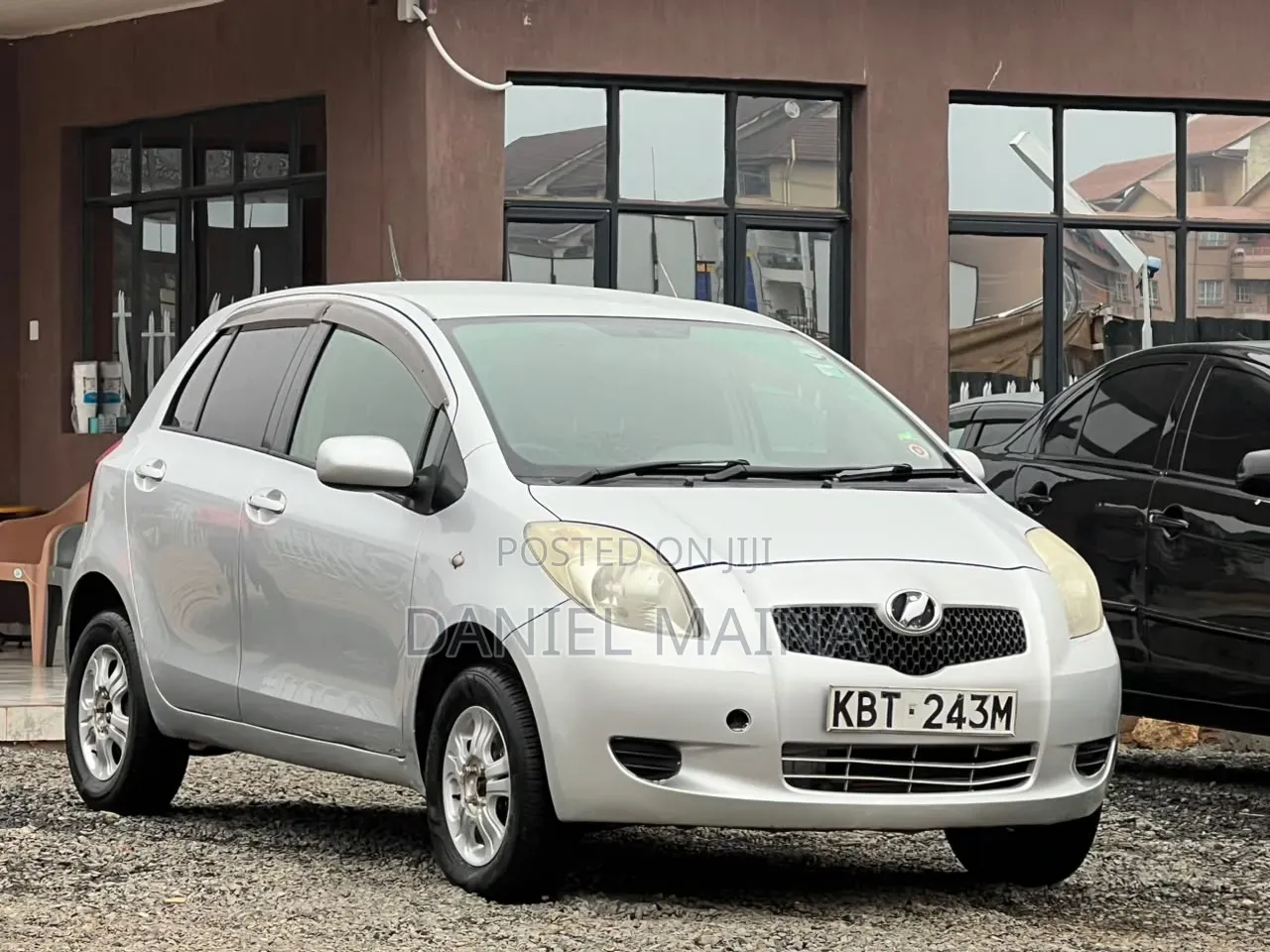 Toyota Vitz 2005 Silver