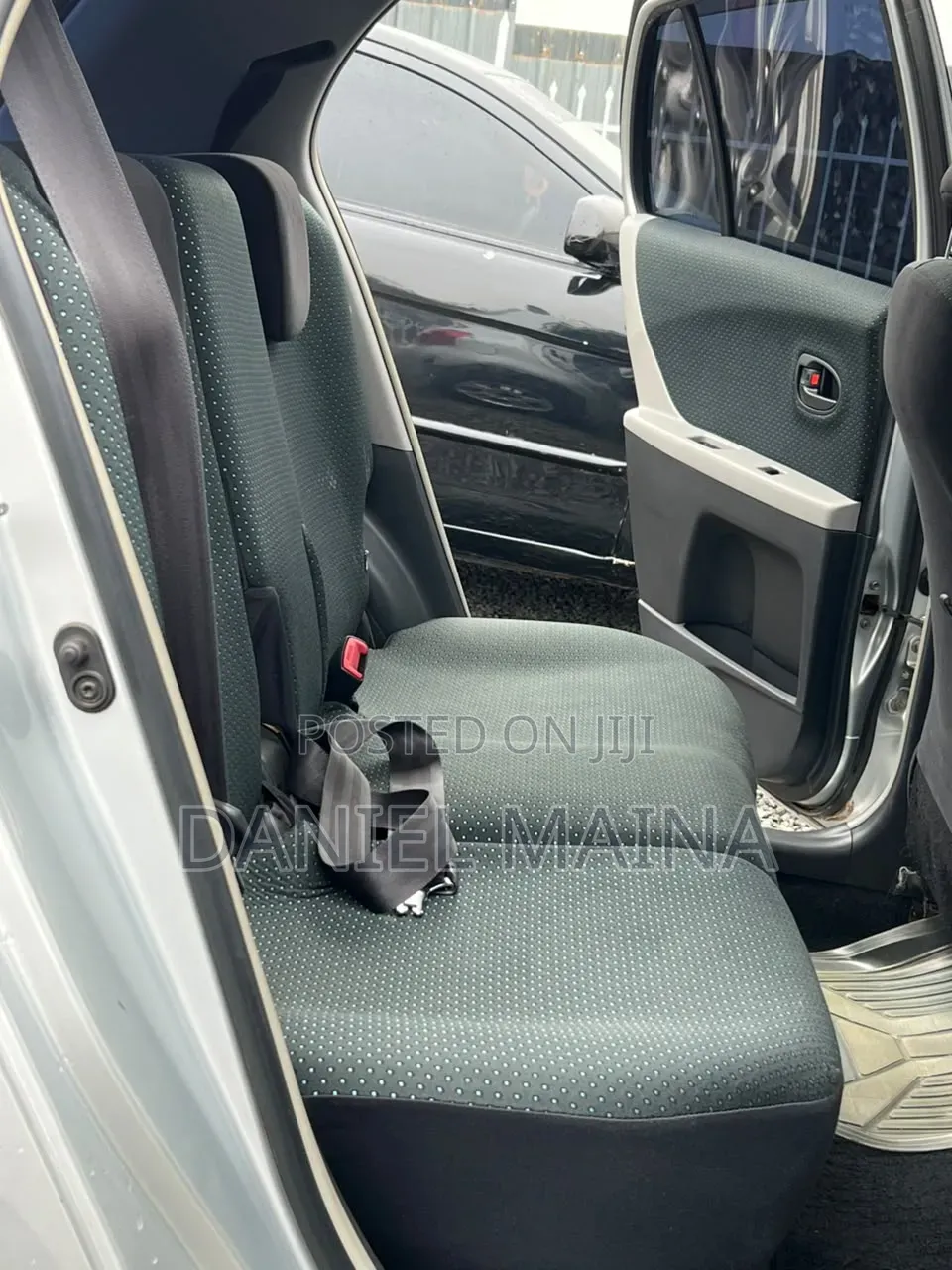 Toyota Vitz 2005 Silver