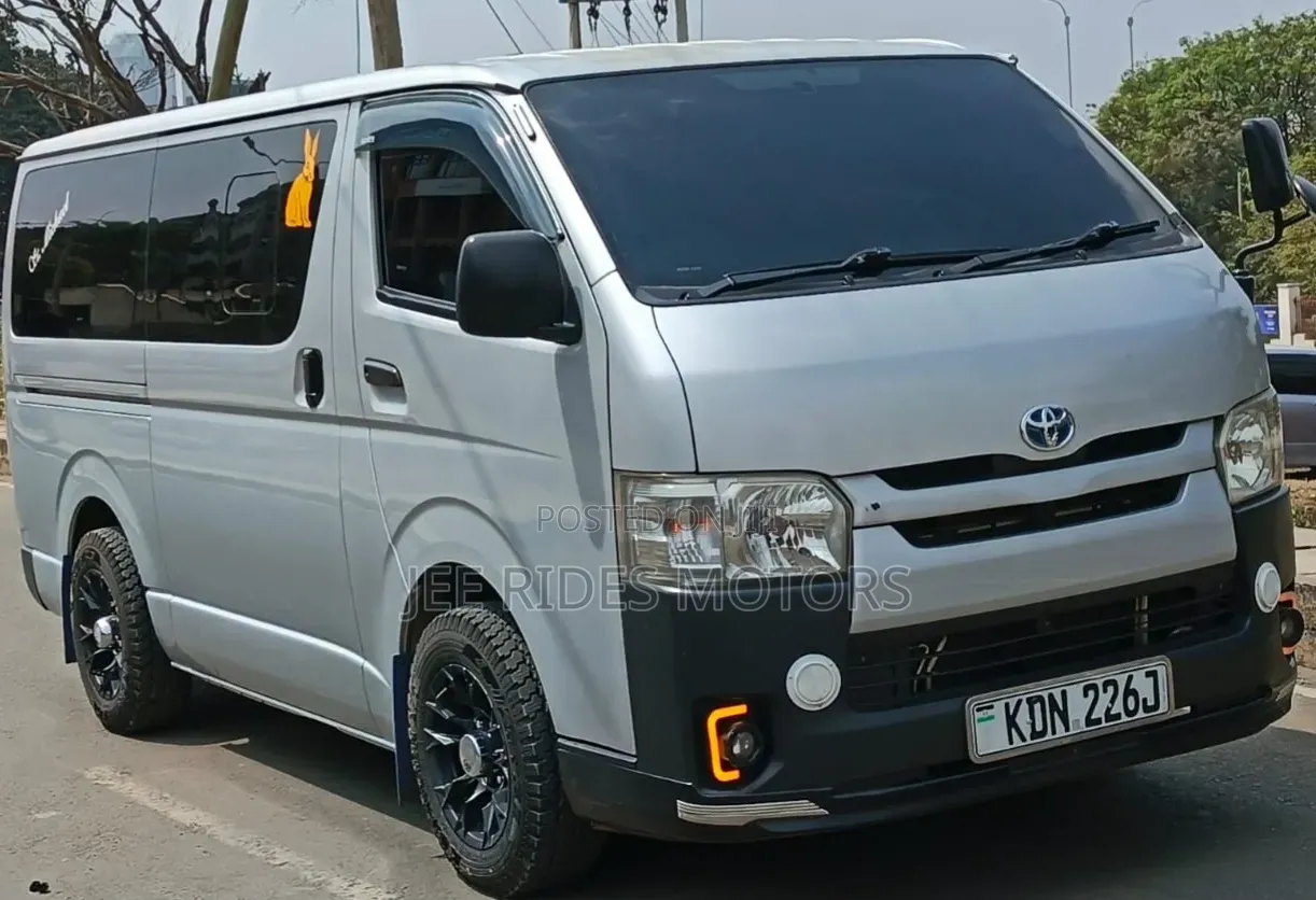 Toyota HiAce 2016 Silver