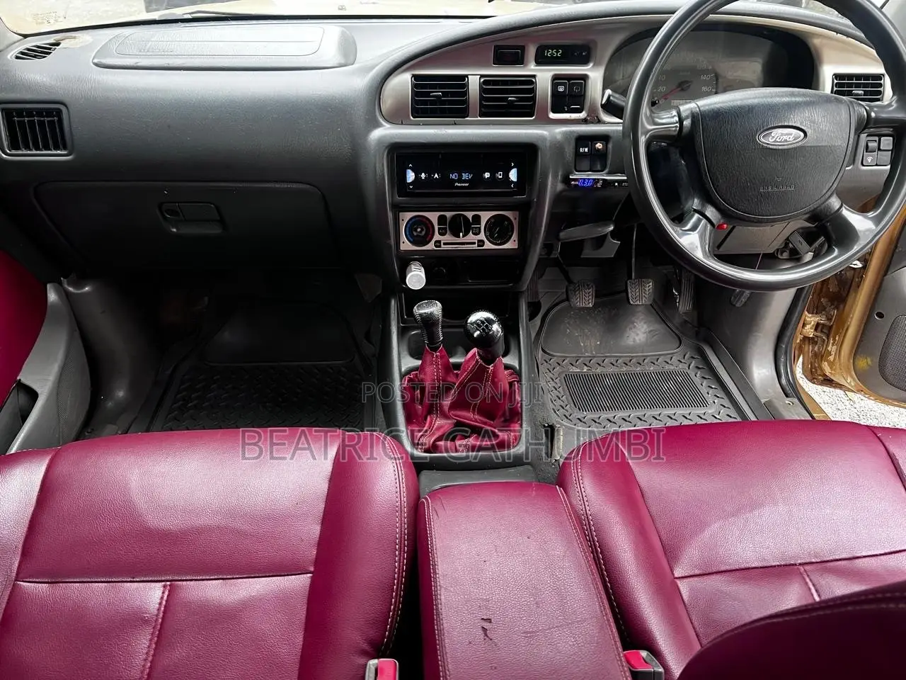 Ford Everest 2004 Gold