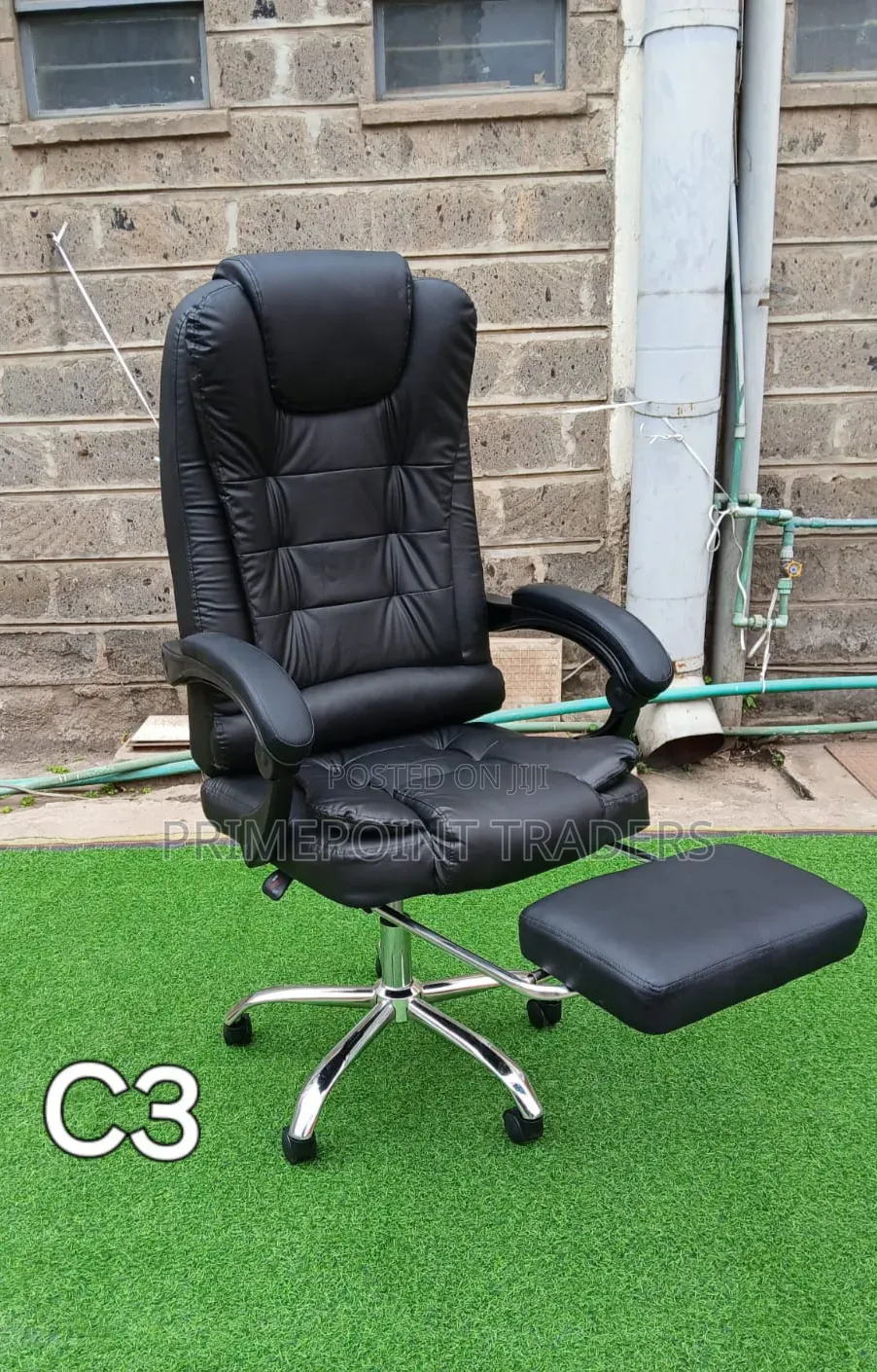 The Chair Features a Built-in Retractable Footre