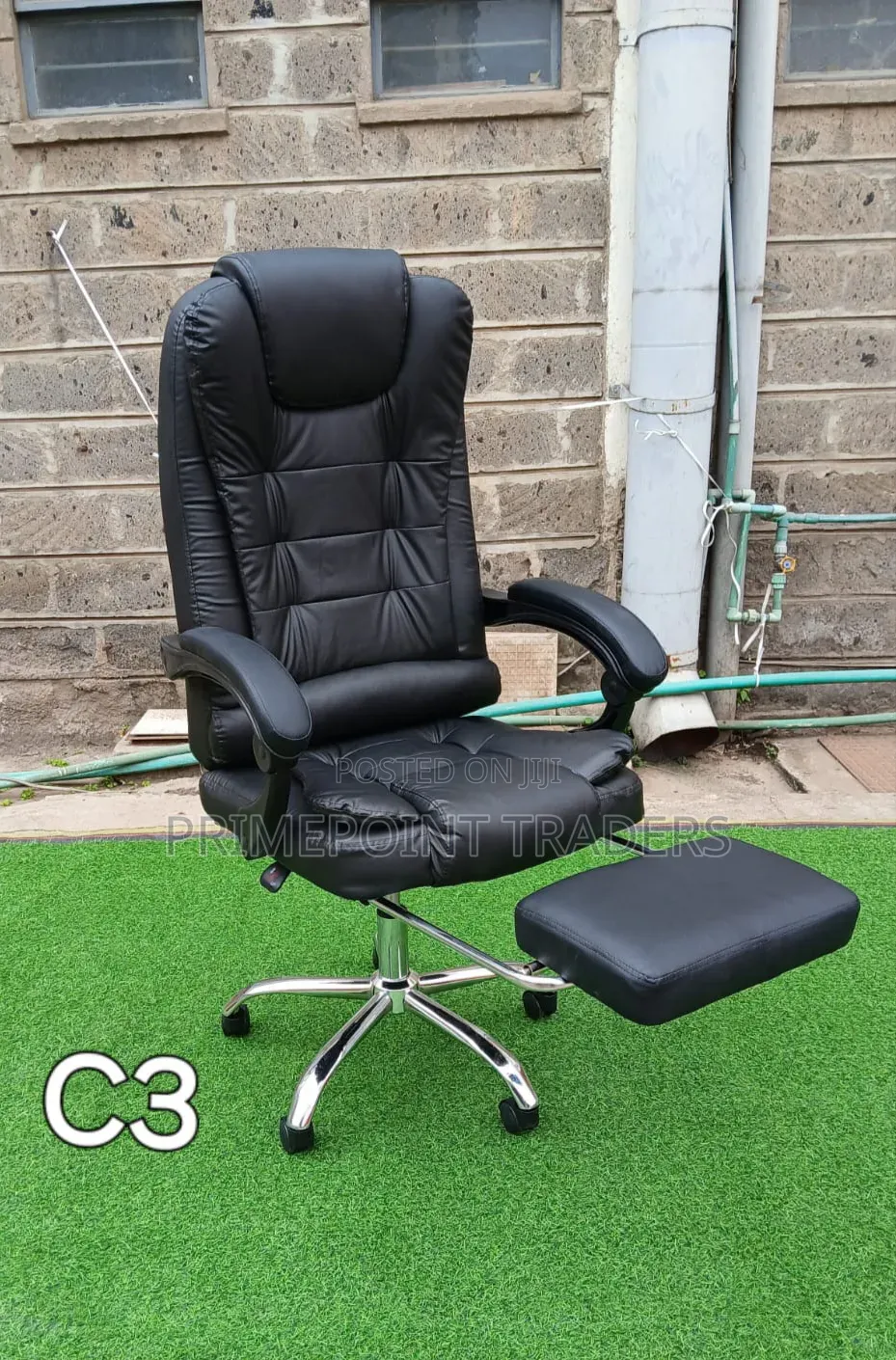The Chair Features a Built-in Retractable Footre