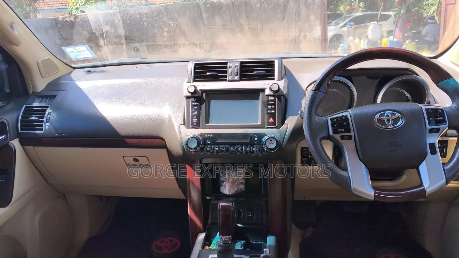 Toyota Land Cruiser Prado 2016 White
