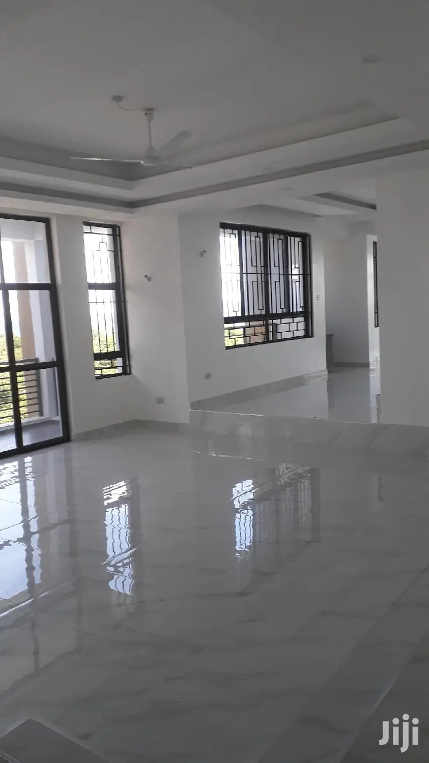 4 Bedrooms Duplex For Sale