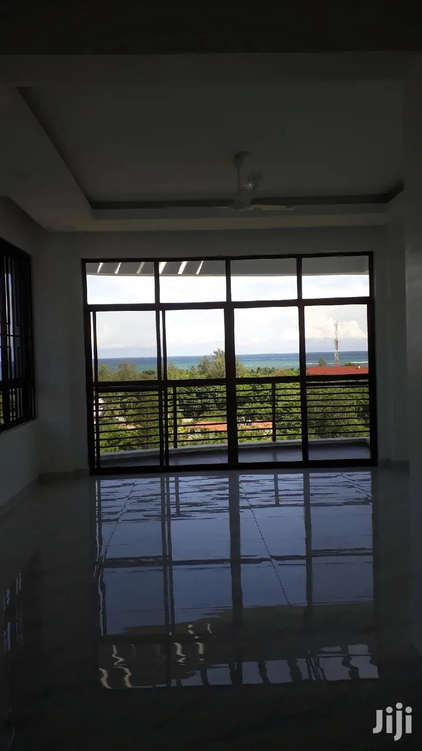 4 Bedrooms Duplex For Sale