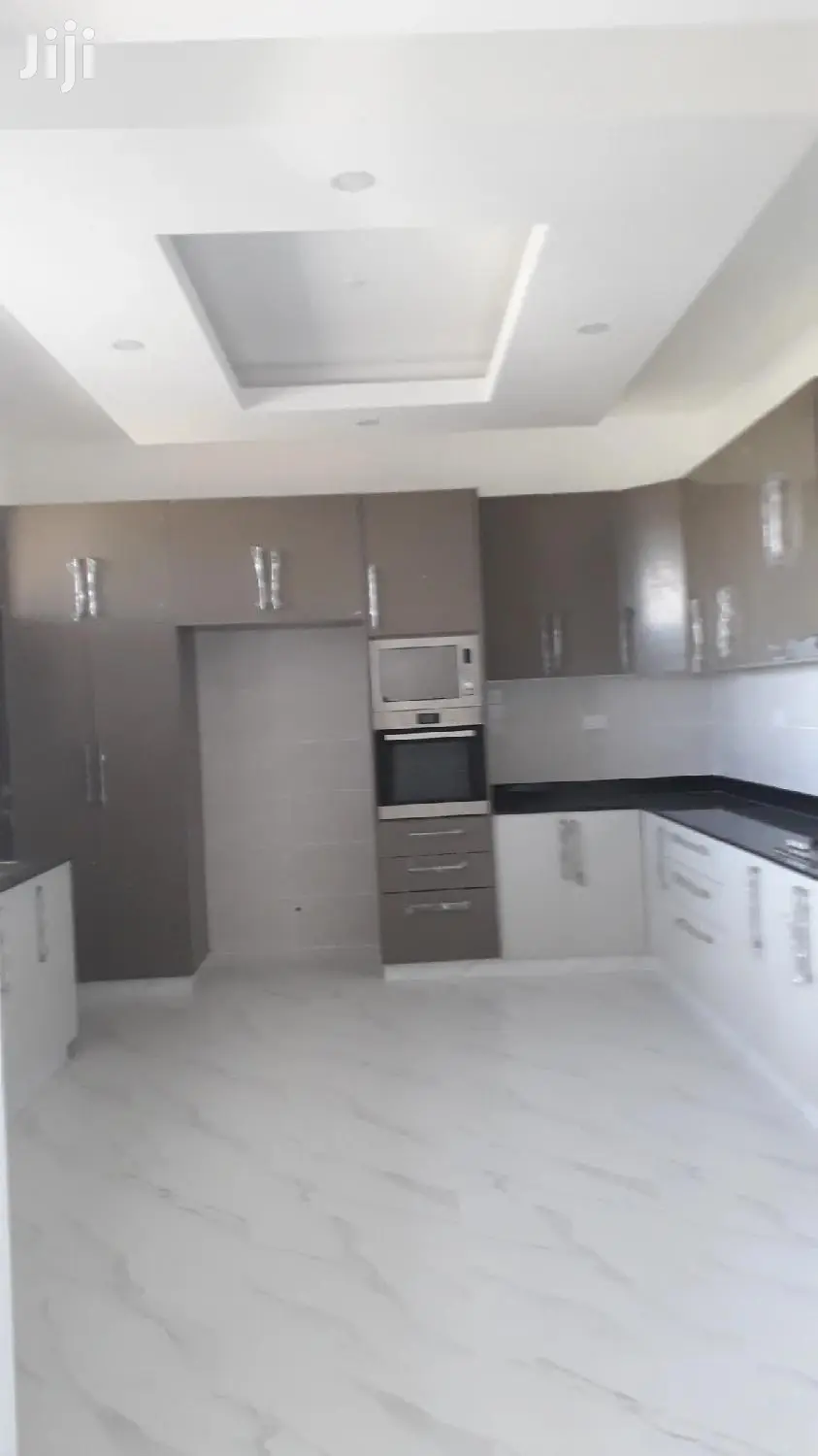 4 Bedrooms Duplex For Sale