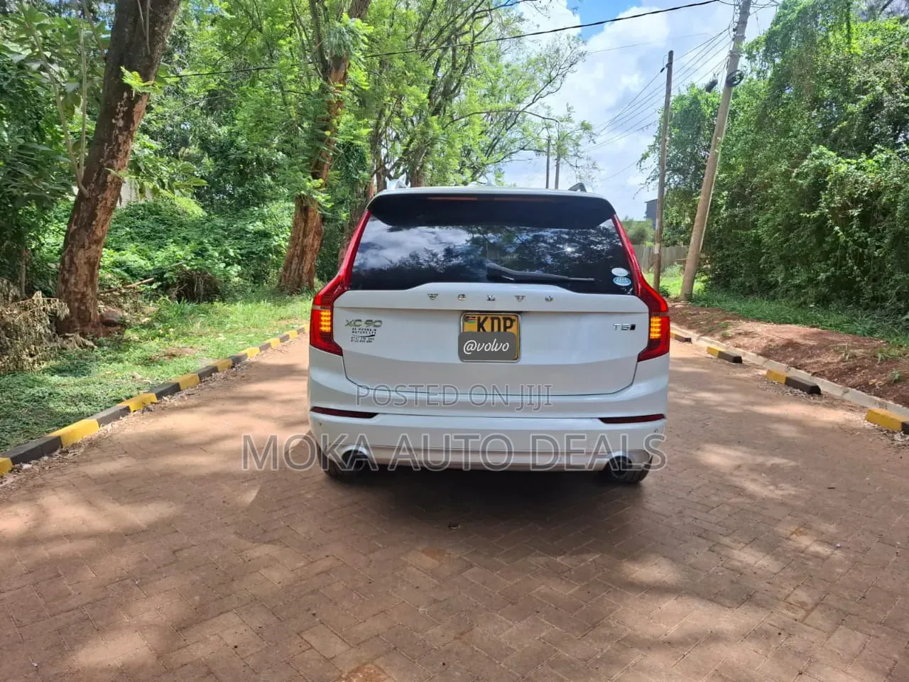 Volvo XC90 T5 Momentum AWD (2.0L 4cyl 8A) 2017 White