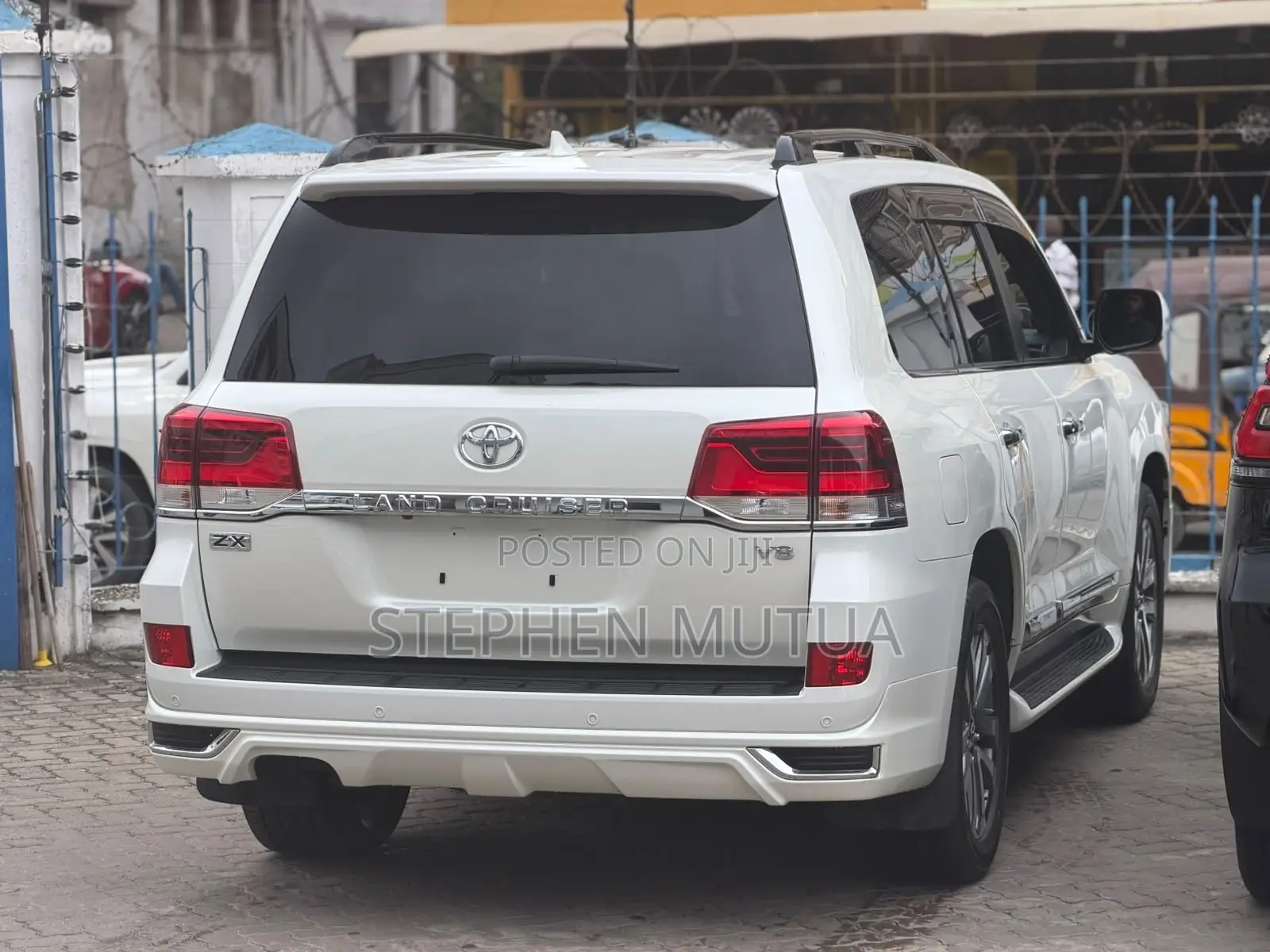 Toyota Land Cruiser 4.6 V8 ZX 2020 White