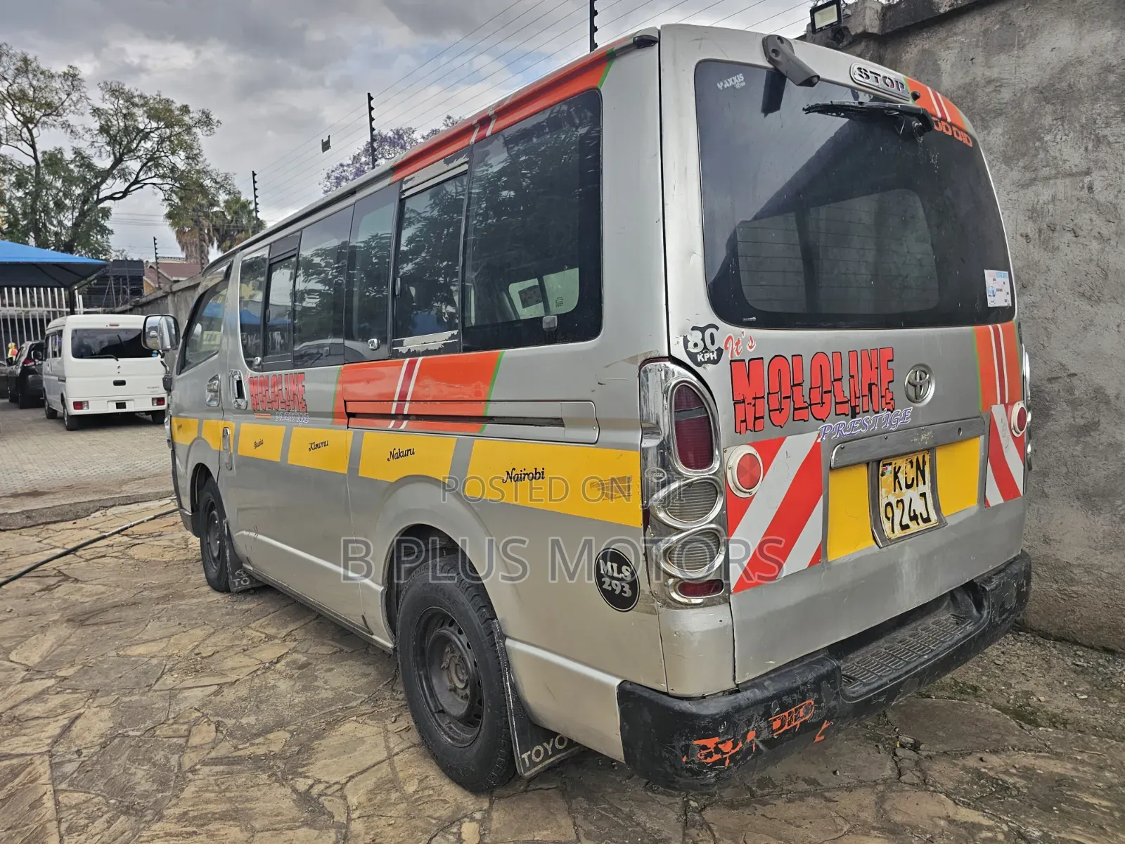 Toyota HiAce 2010 Silver