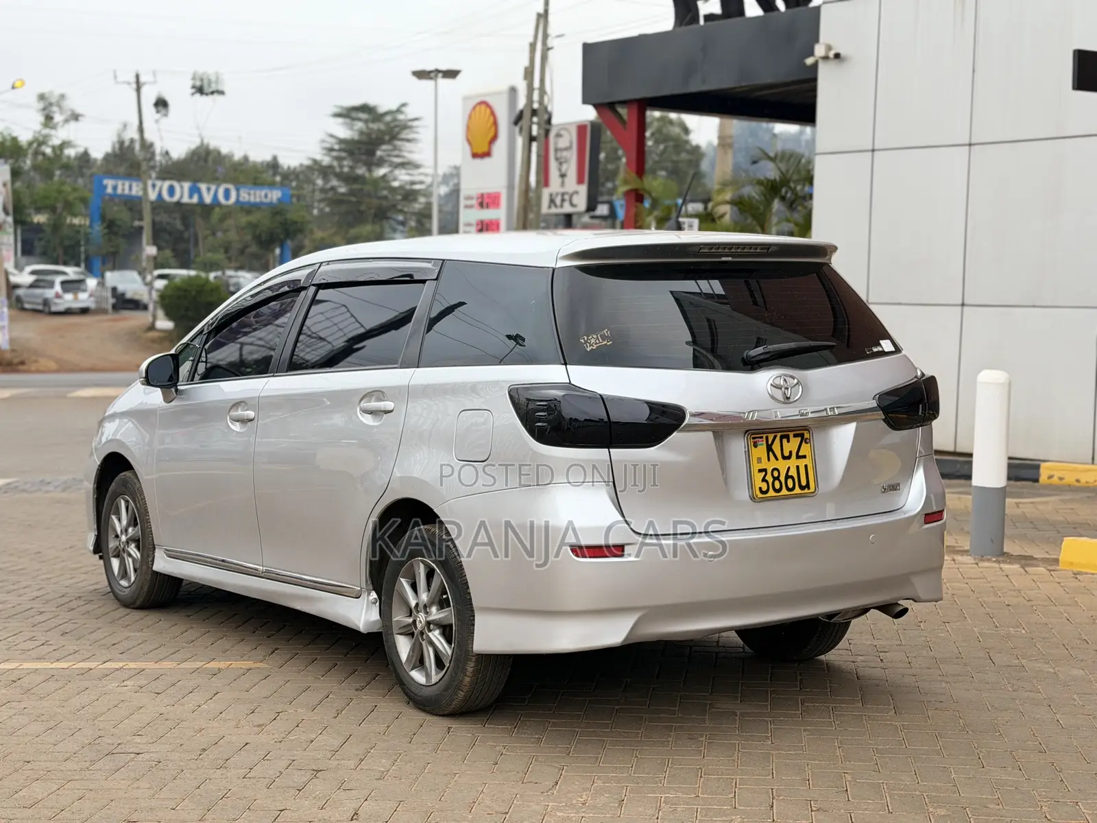 Toyota Wish 2013 Silver