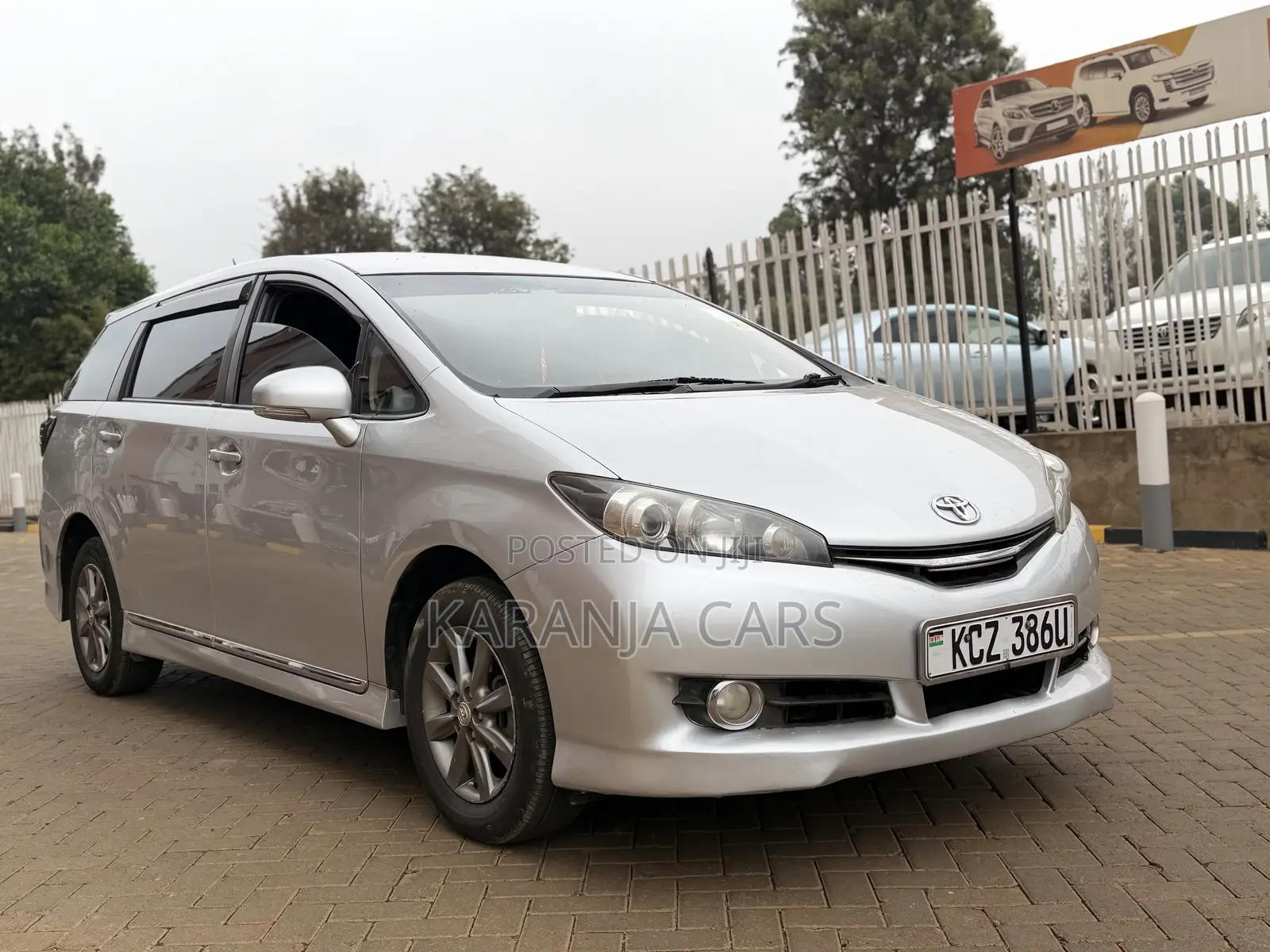 Toyota Wish 2013 Silver