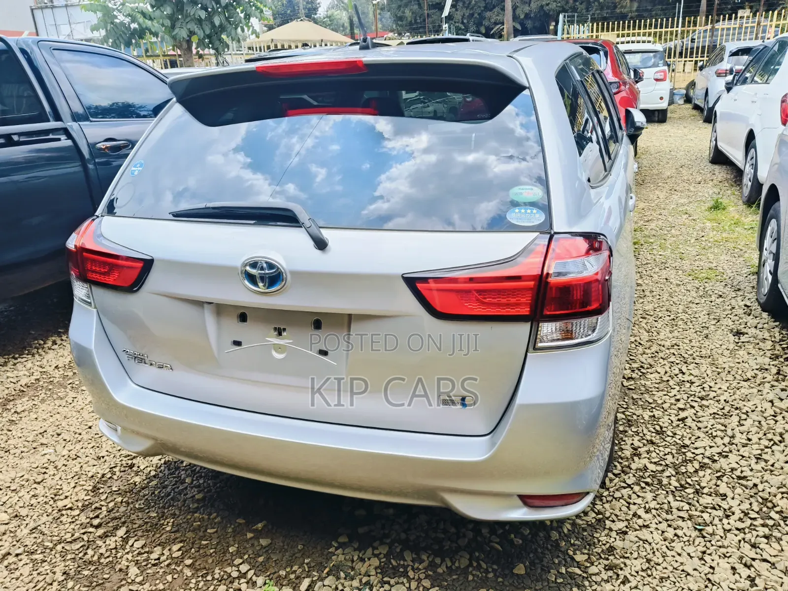Toyota Corolla Fielder 1.5 Hybrid FWD 2018 Silver