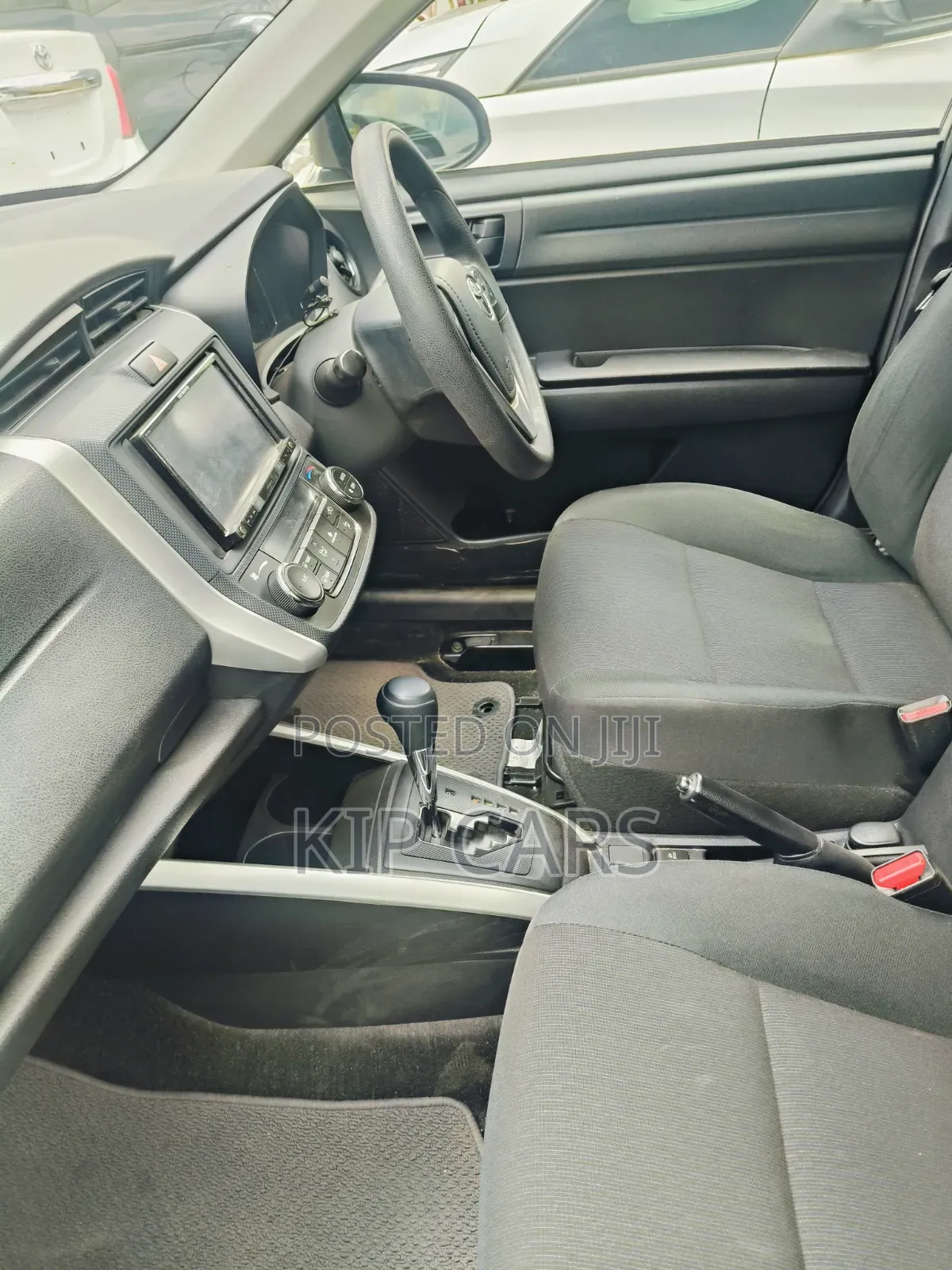 Toyota Corolla Fielder 1.5 Hybrid FWD 2018 Silver