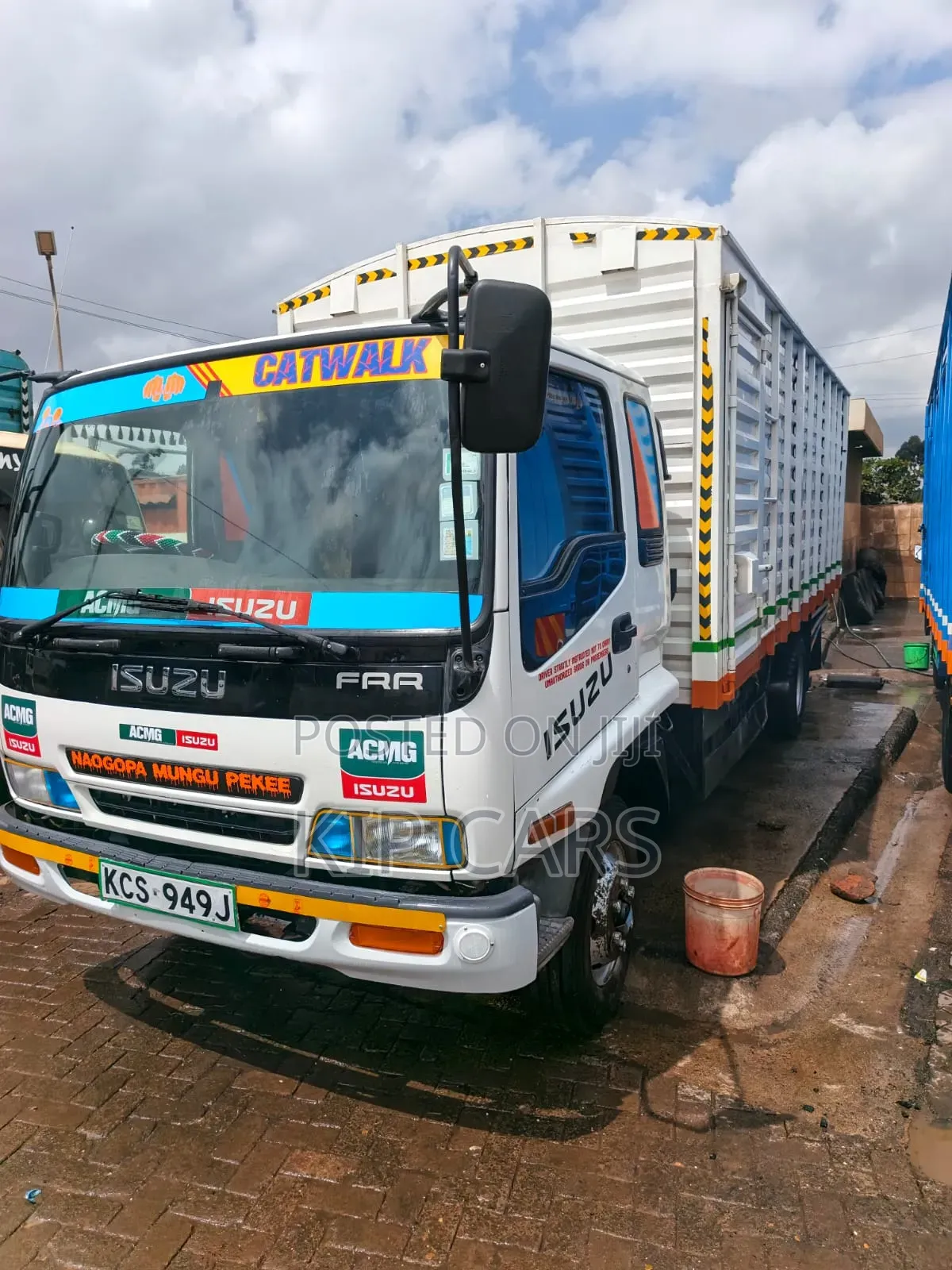 Isuzu Frr33 Coverboard