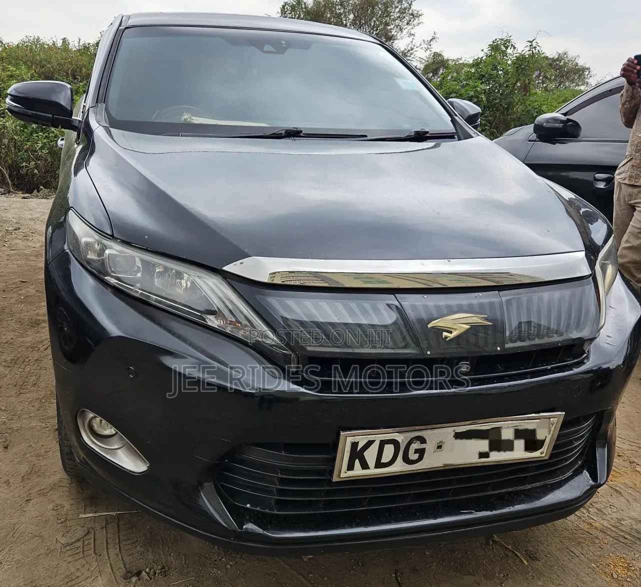 Toyota Harrier 2.0 2015 Black
