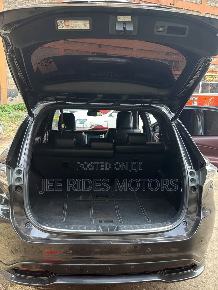 Toyota Harrier 2.0 2015 Black