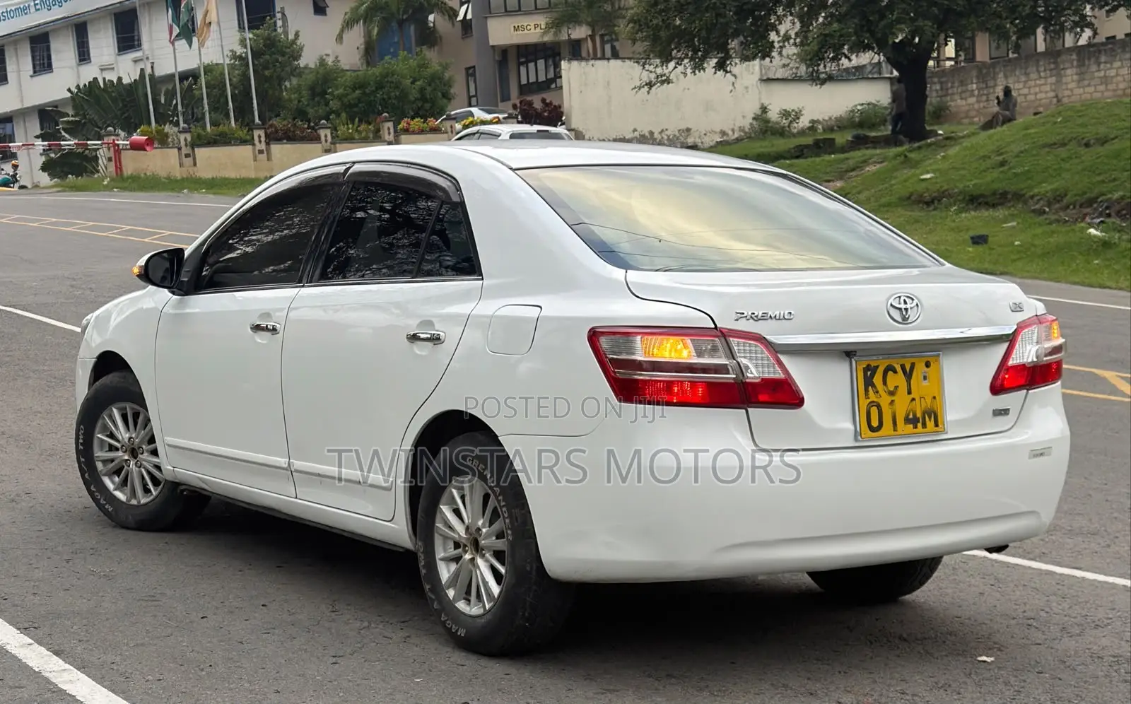 Toyota Premio 1.8 FWD 2014 White