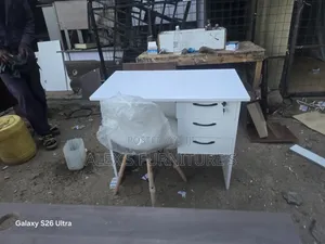 Eames Chairs and Durable Office Desk