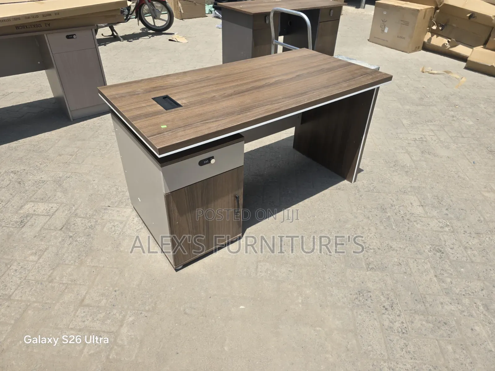 High Quality Executive Desk With Storage