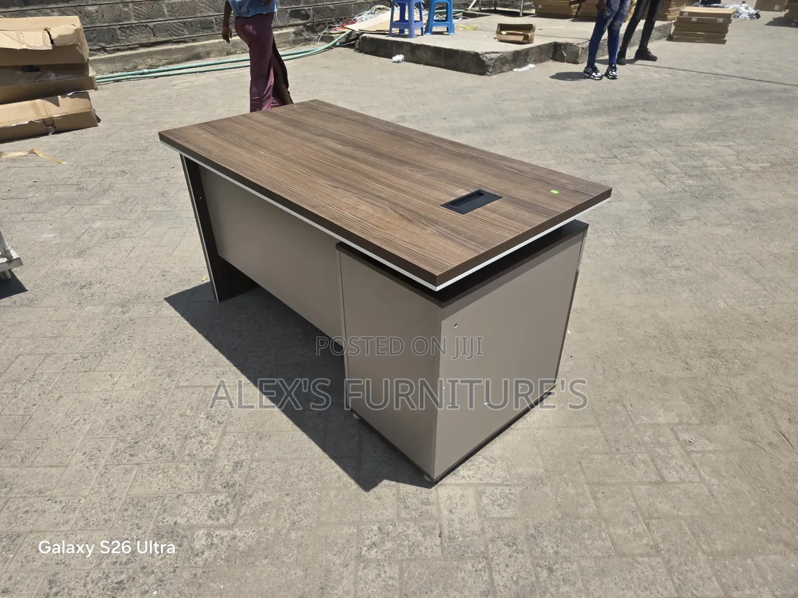 High Quality Executive Desk With Storage