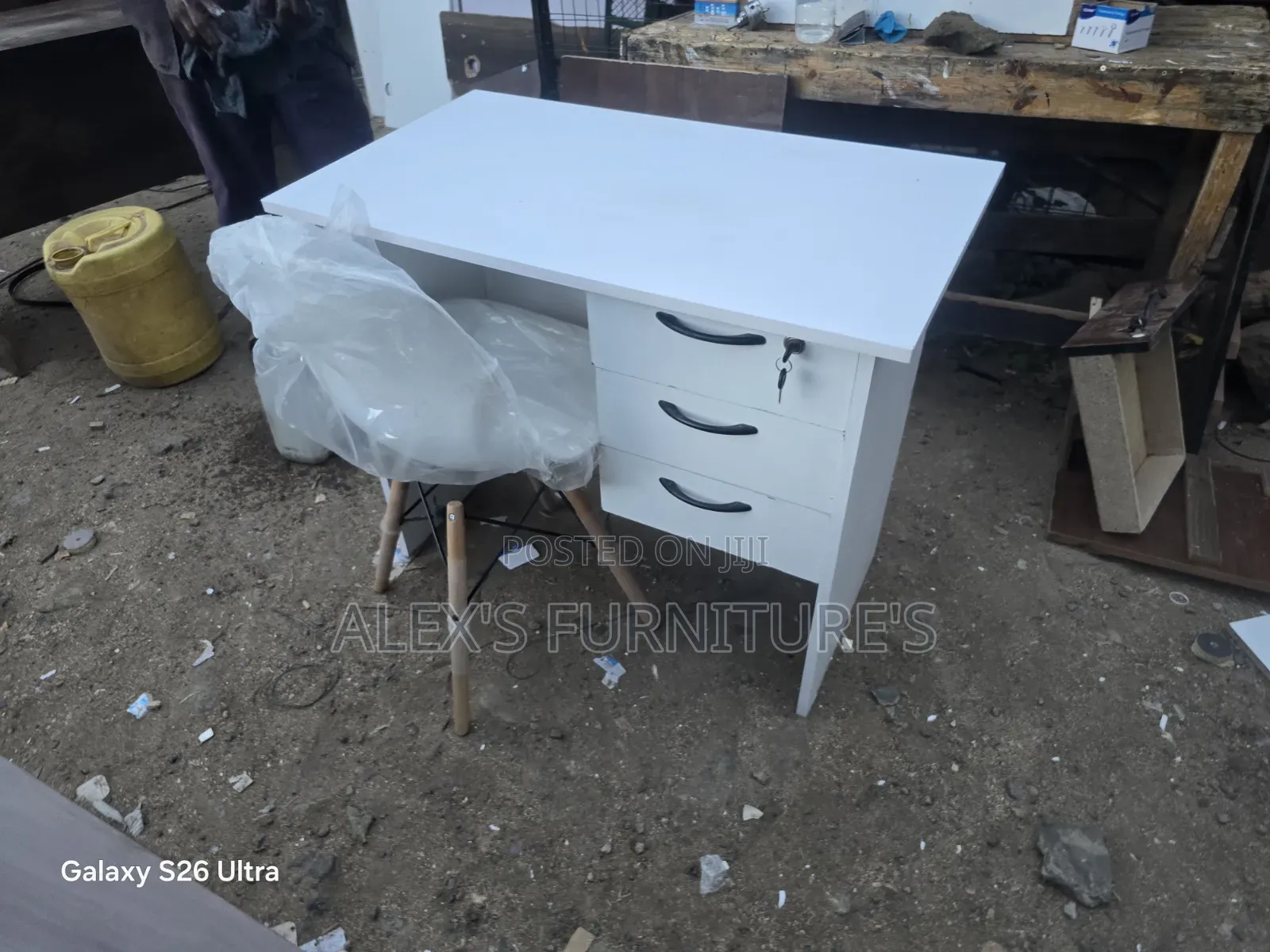 White Office Chairs With Standing Desk