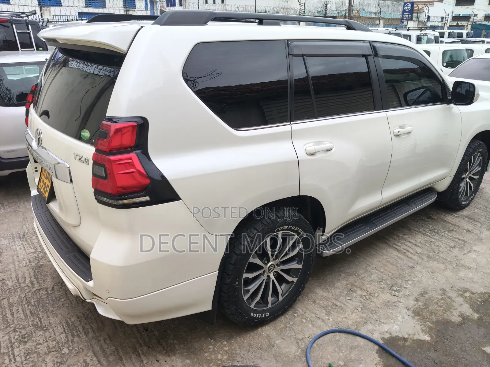 Toyota Land Cruiser Prado 2.8 2018 White