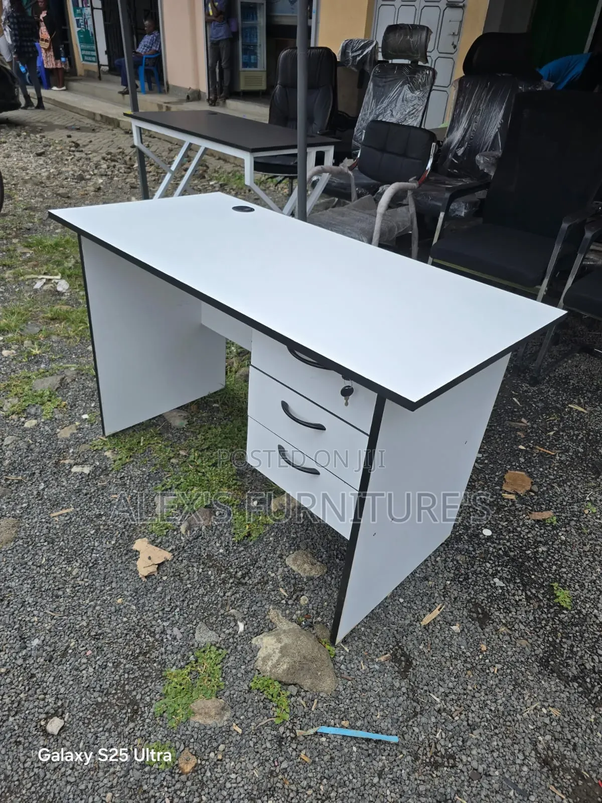Office Desk With Fuul Top