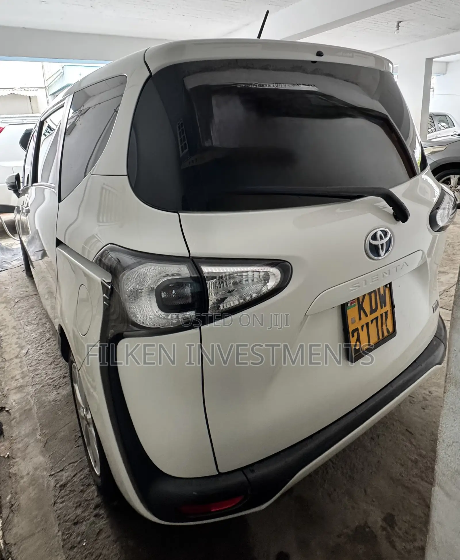 Toyota Sienta 1.5 Hybrid FWD 2018 White