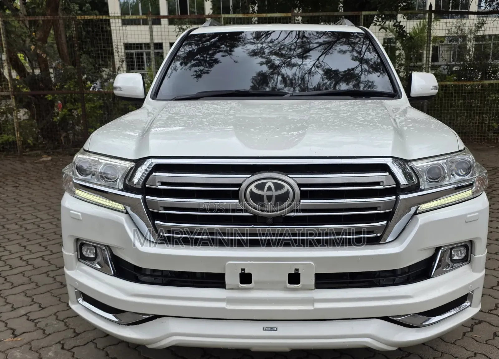 Toyota Land Cruiser 4.6 V8 ZX 2017 White