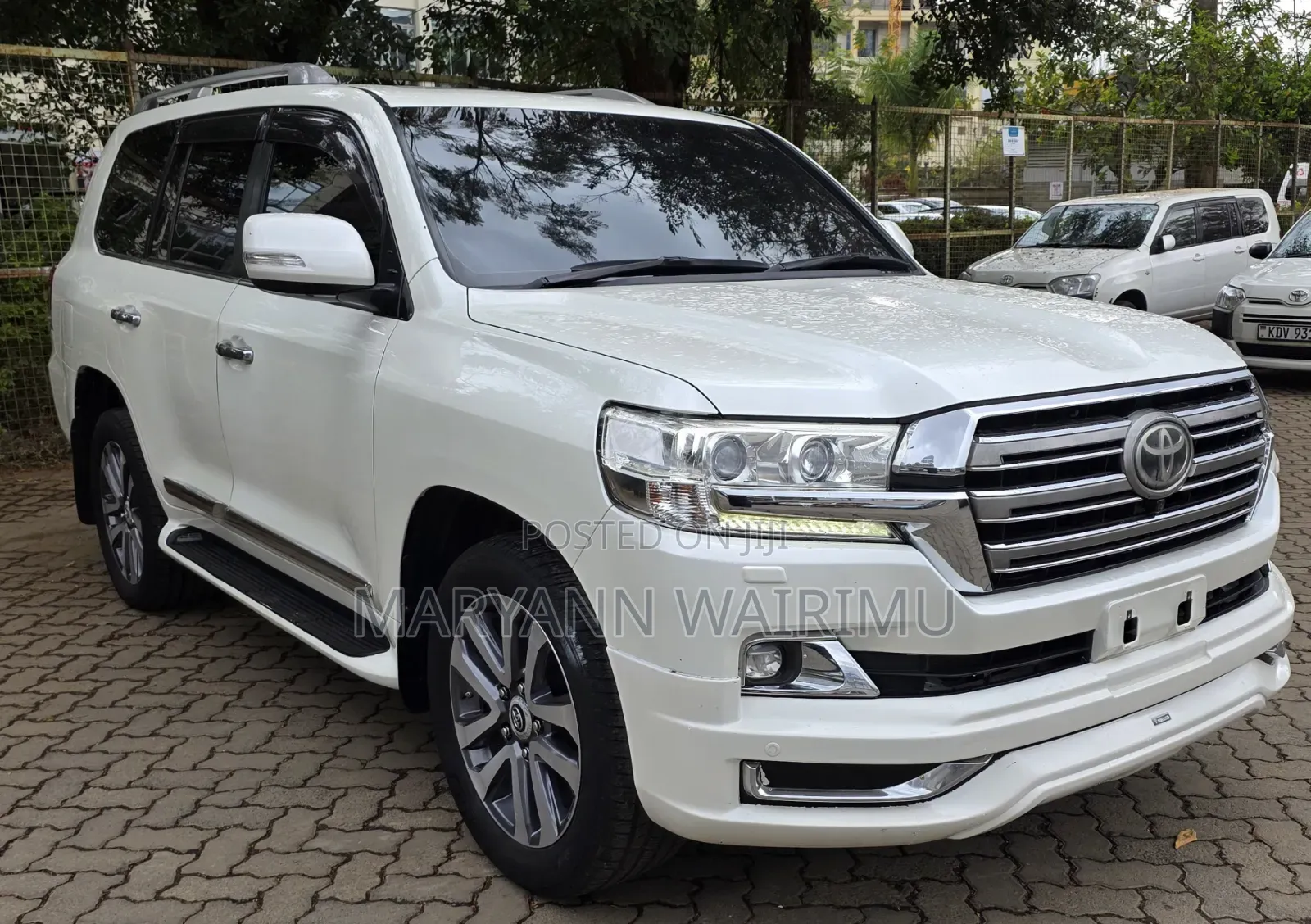 Toyota Land Cruiser 4.6 V8 ZX 2017 White