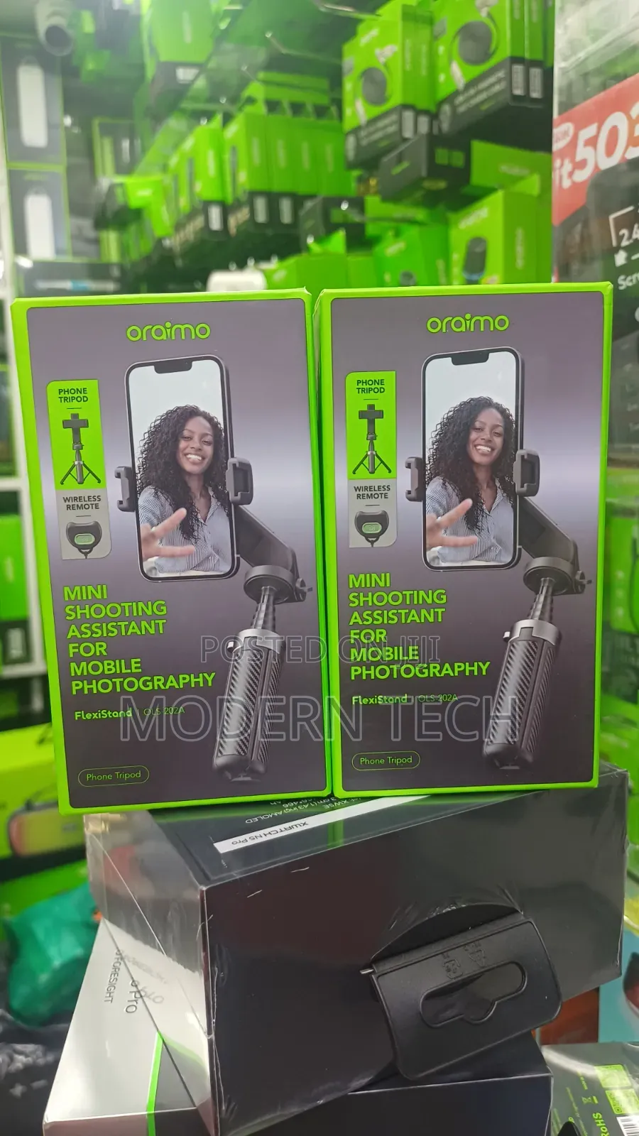 Oraimo FlexiStand Tripod + Fill Light + Bluetooth Remote
