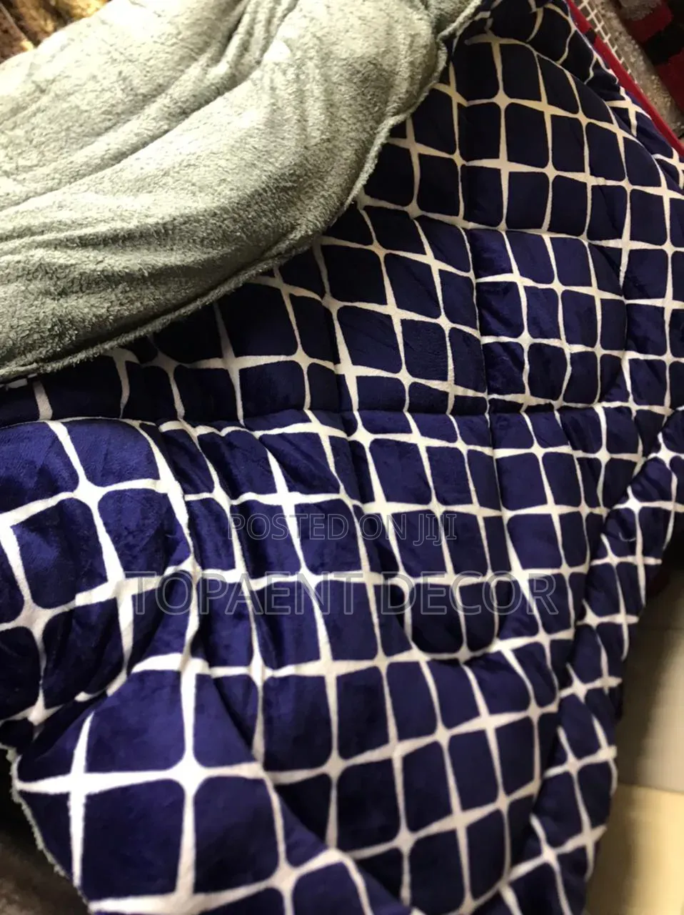 Beautiful Patterned Single Woolen Duvets