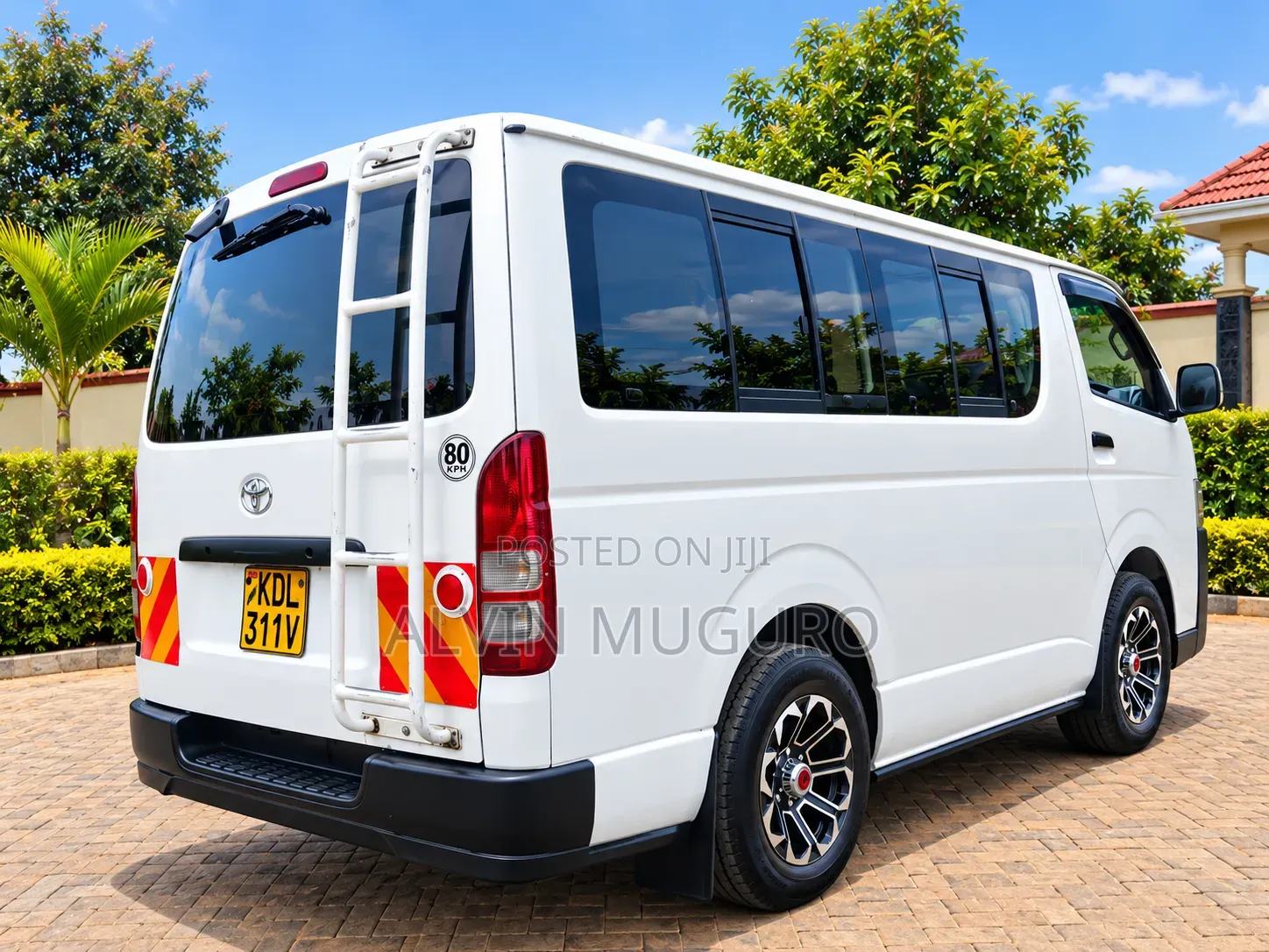 Toyota HiAce 2015 White