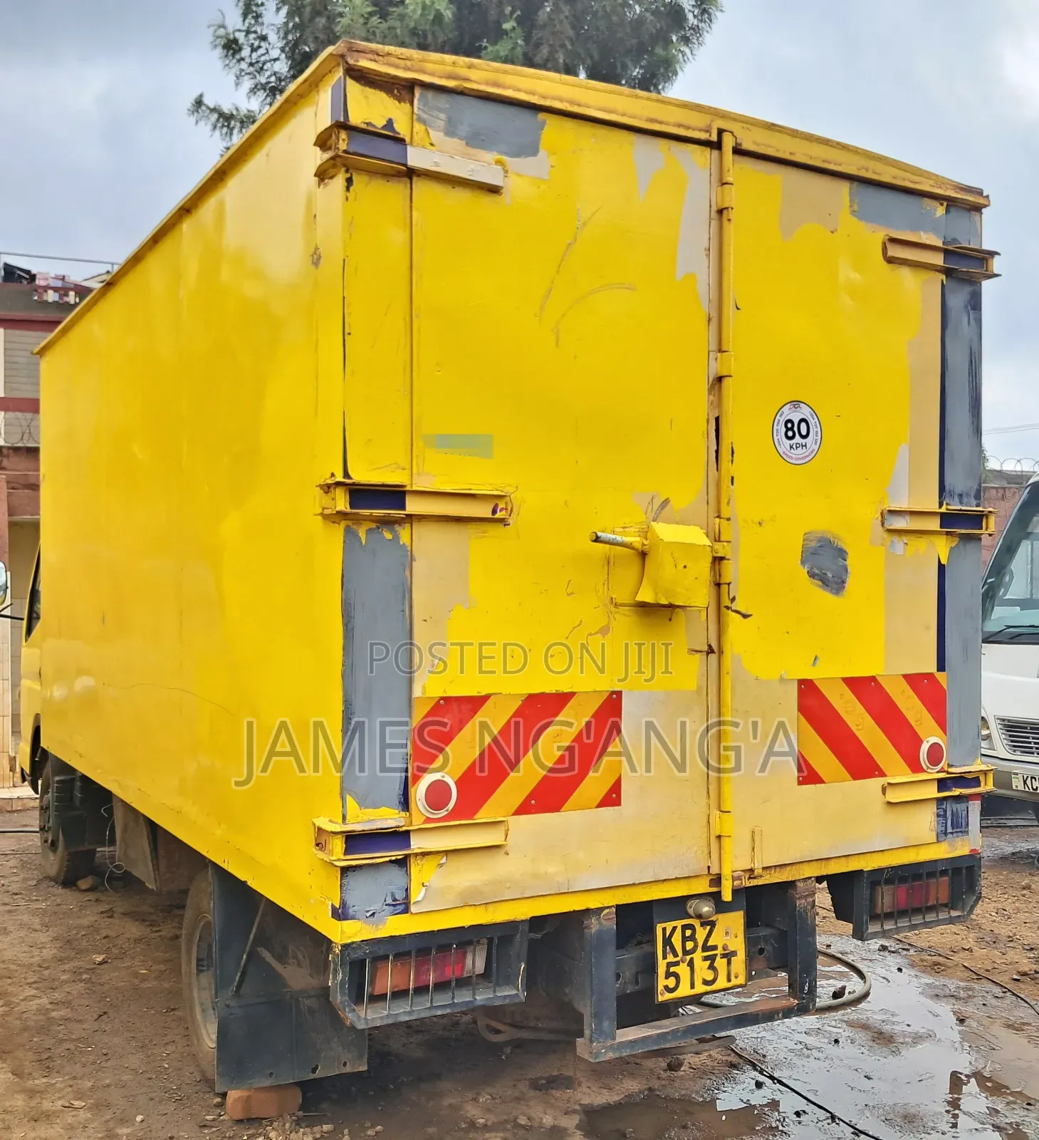 Mitsubishi Canter Fe84 2013 Yellow