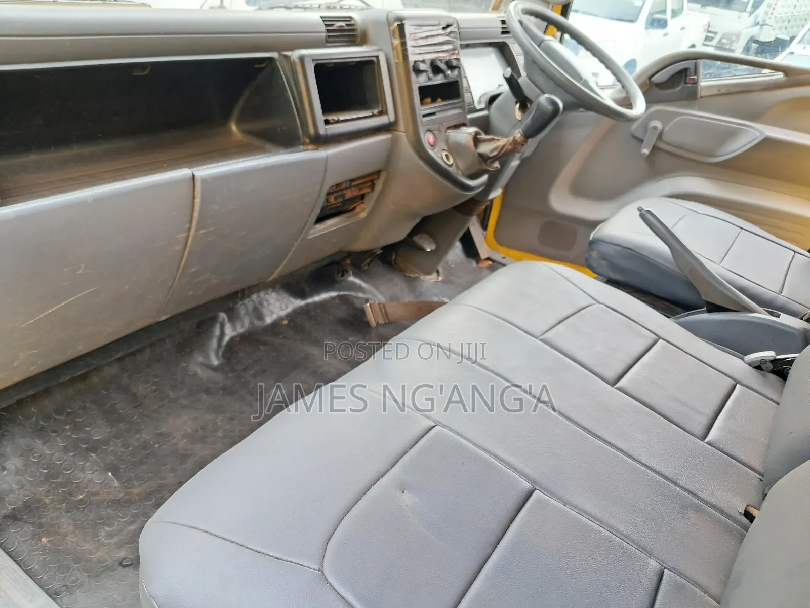 Mitsubishi Canter Fe84 2013 Yellow