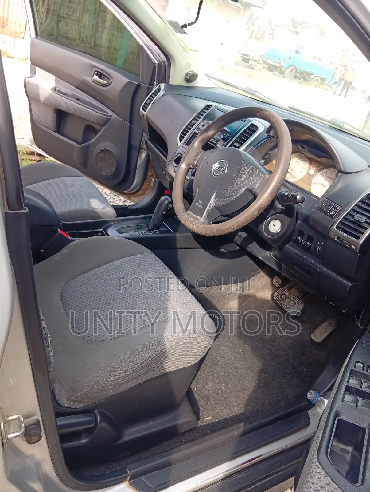 Nissan Wingroad 2011 Silver