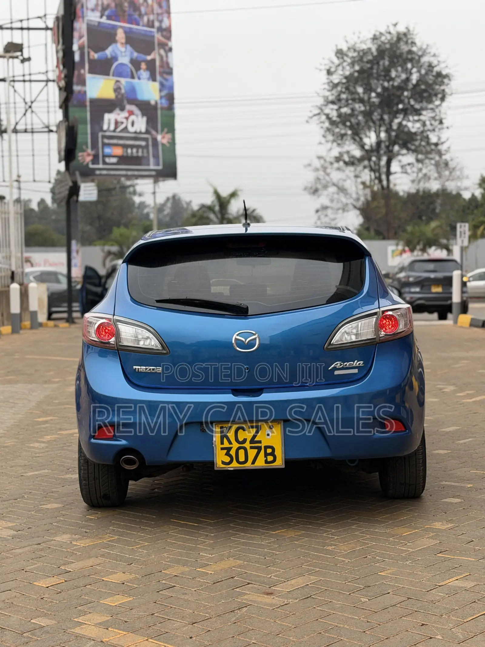 Mazda Axela 2012 Blue