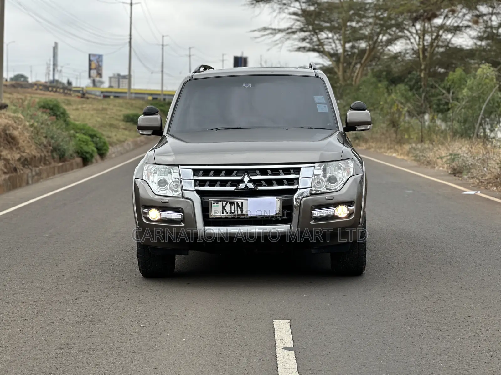 Mitsubishi Pajero V90 3.2 GR Diesel Turbo 2017 Gold