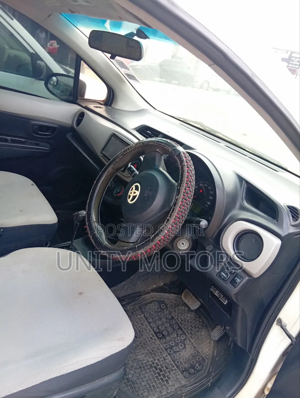 Toyota Vitz 2012 White