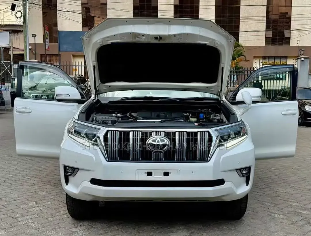 Toyota Land Cruiser Prado 2.8 2021 White