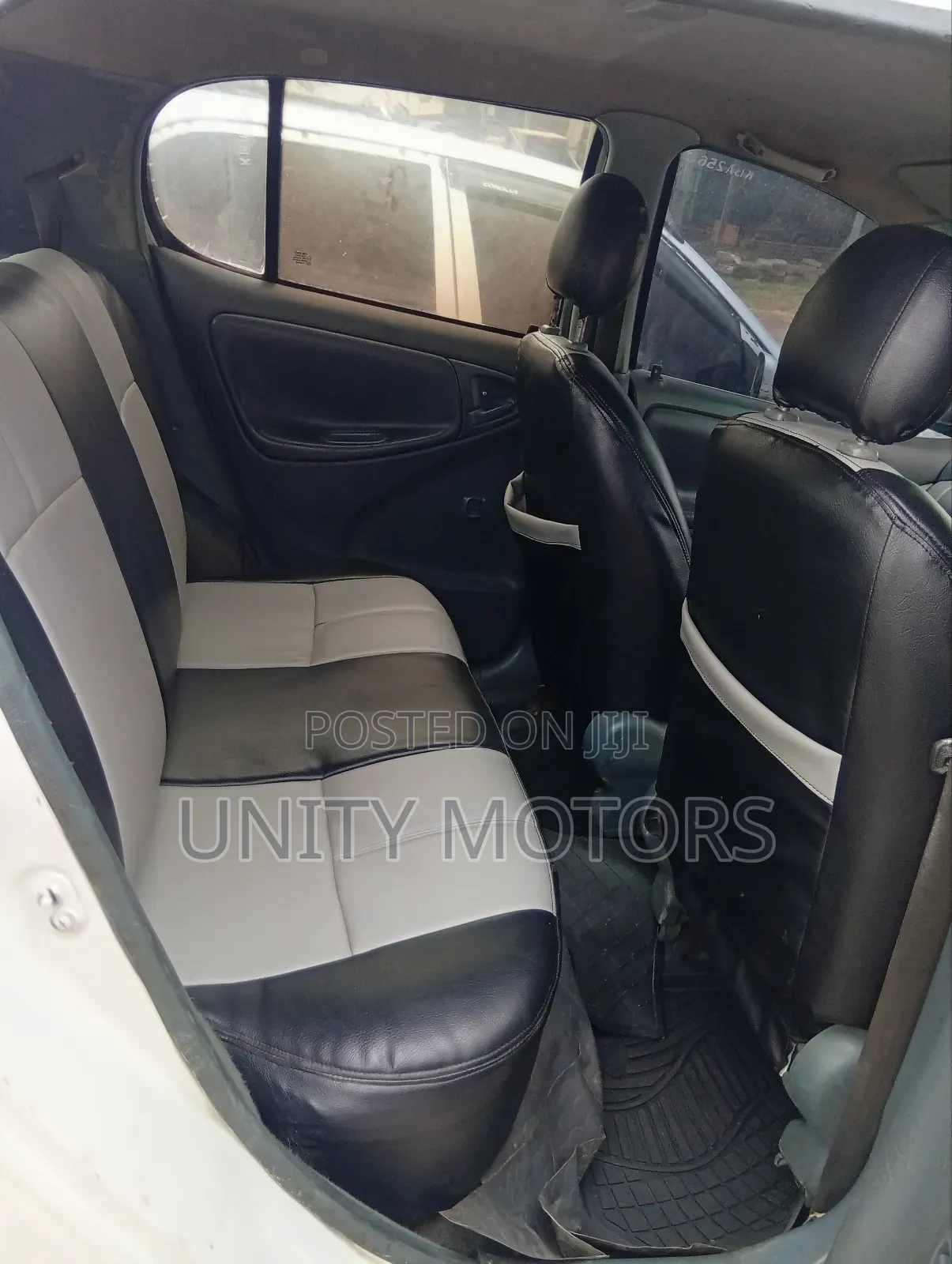 Toyota Vitz 2002 White