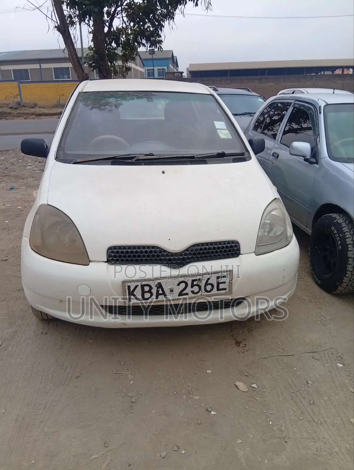Toyota Vitz 2002 White