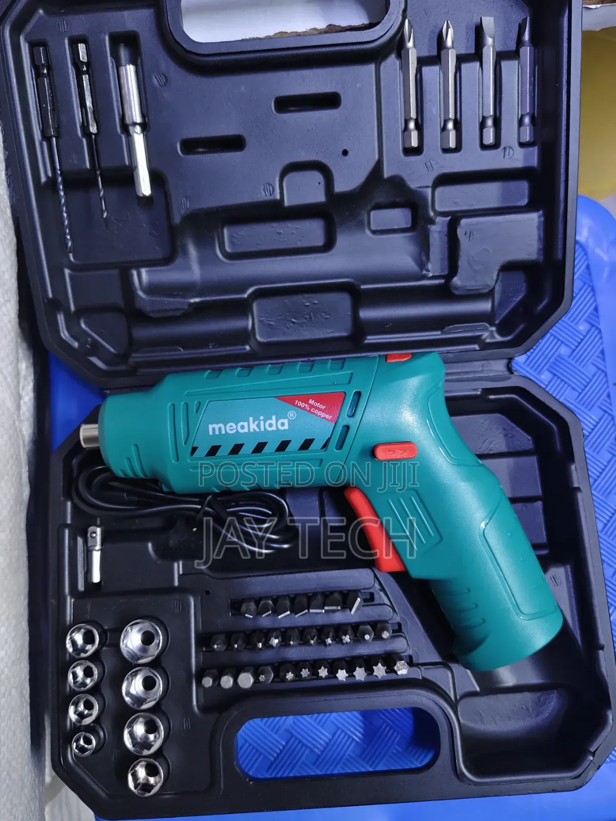 Meakida 4.8V Cordless Rechargeable Screwdriver Drill Bit Tool Set