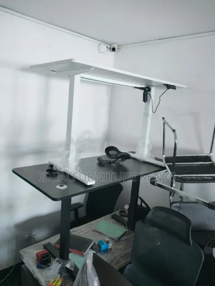 1.2m Adjustable Working Desk