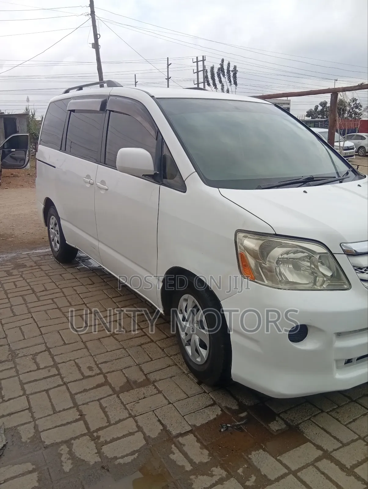 Toyota Noah 2006 White