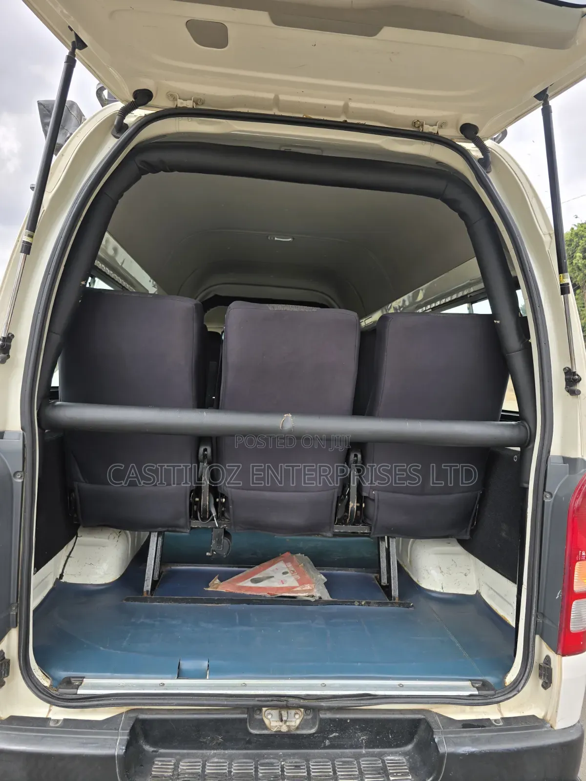 Toyota HiAce 2016 White
