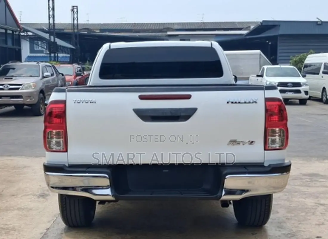 Toyota Hilux Revo Smart Cab Deisel 2.4 RWD 2019 White