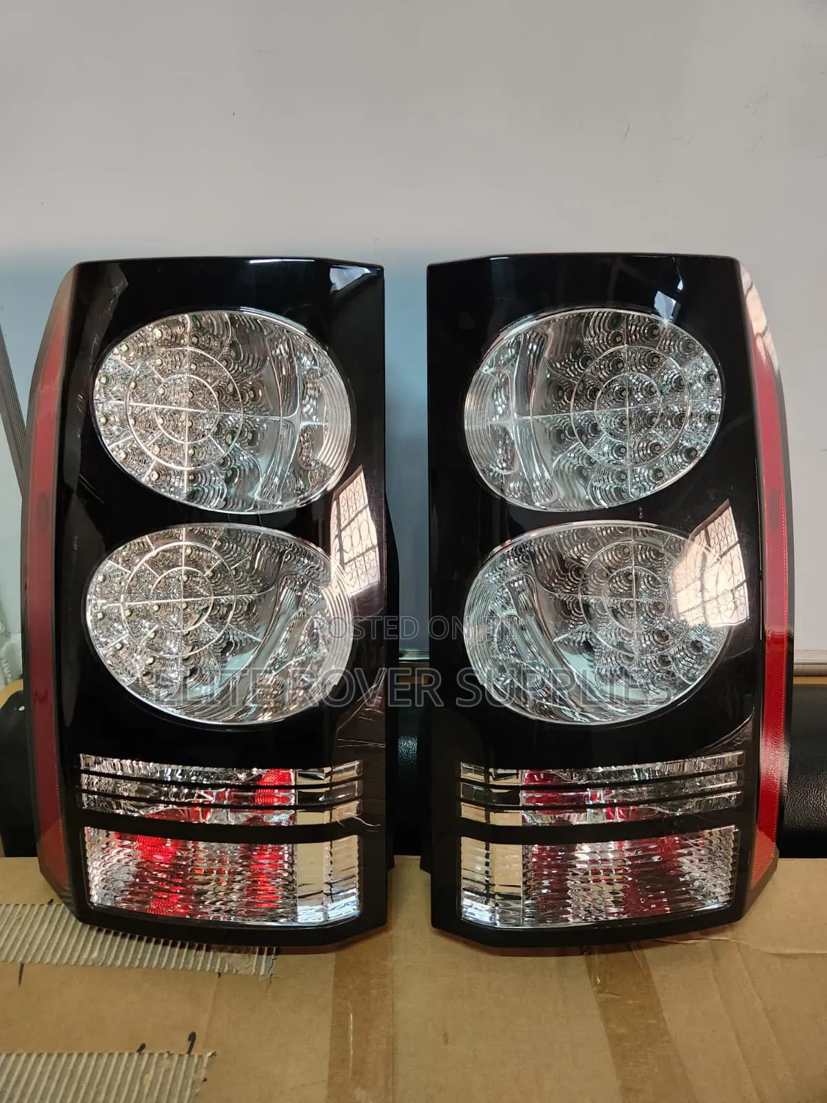 Discovery 4 2016 Taillights