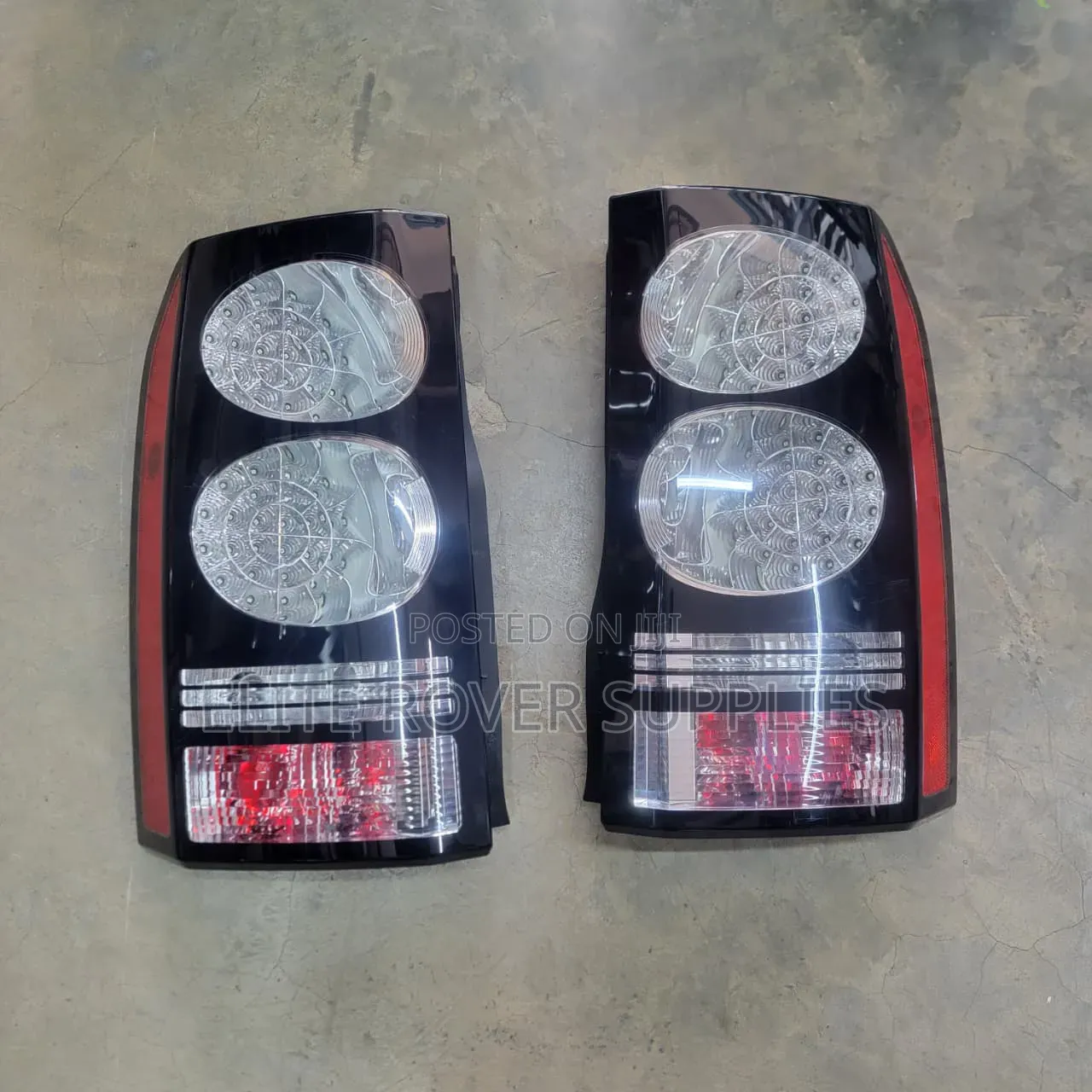 Discovery 4 2016 Taillights